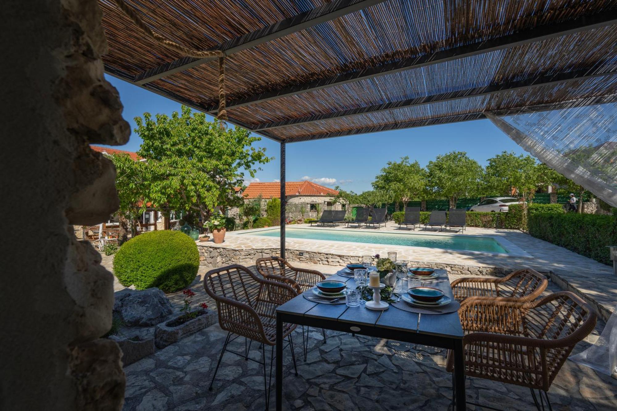 Kalpic Suites & Villa Lozovac Buitenkant foto