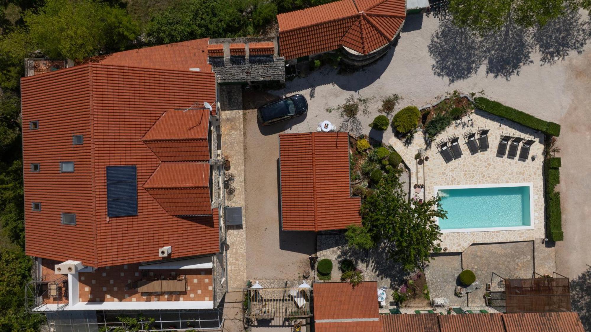 Kalpic Suites & Villa Lozovac Buitenkant foto